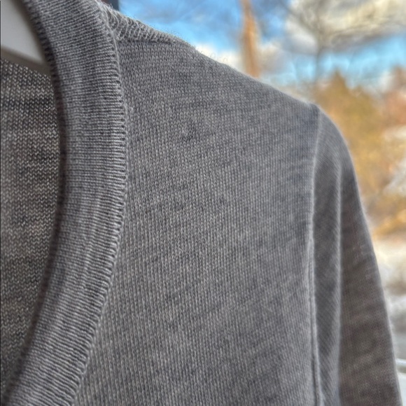 Escada 100% virgin wool cardigan with pink rhinestones - Picture 9 of 16